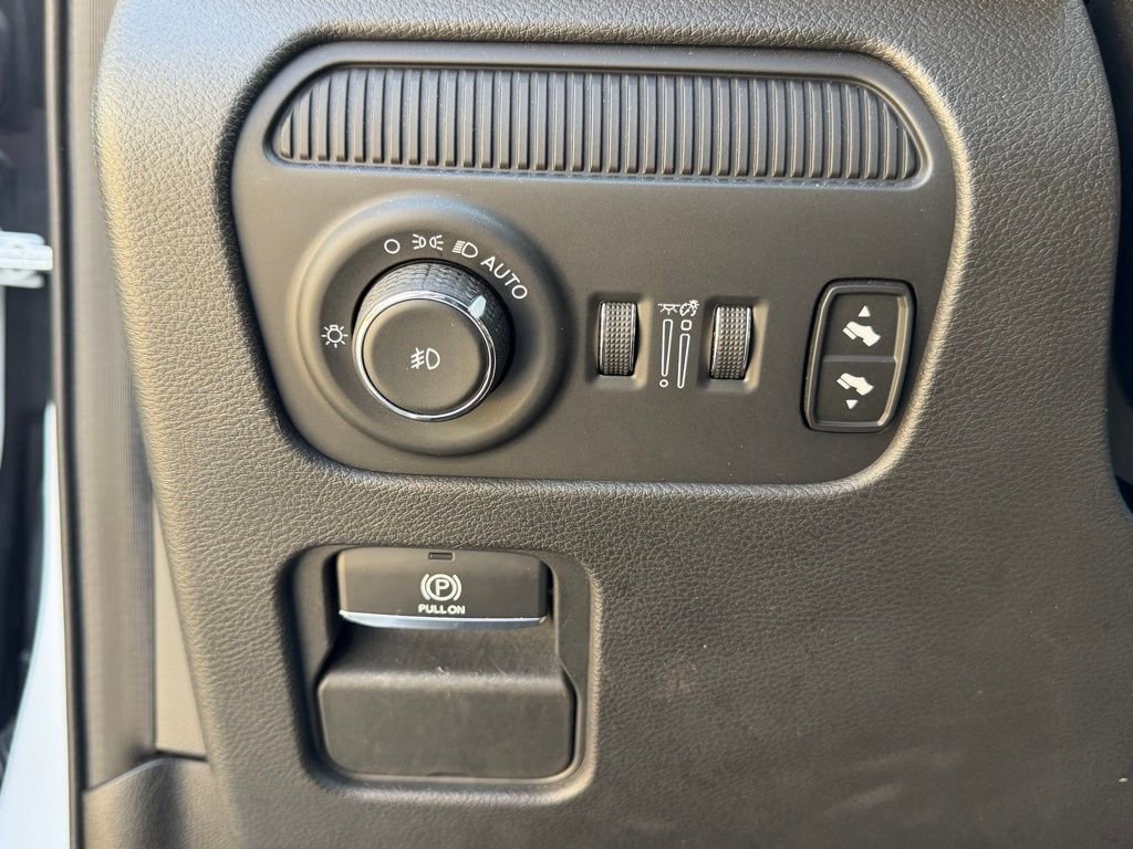 Certified 2024 Jeep Wagoneer Series III image 31