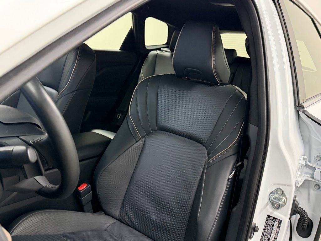 Used 2025 Toyota Crown Signia XLE image 43