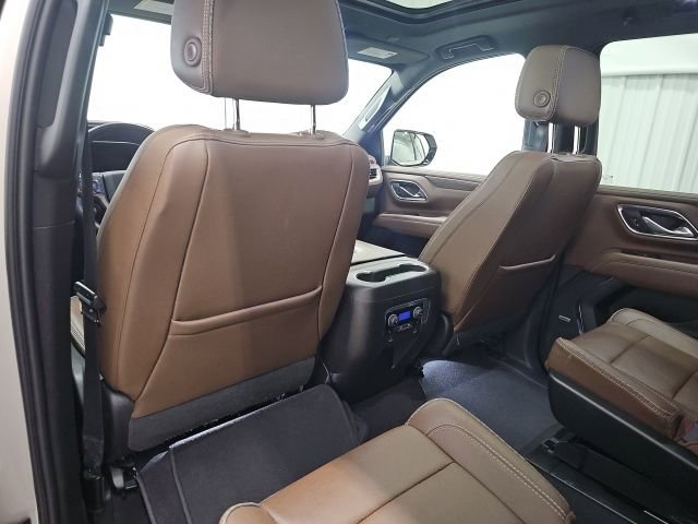 Used 2023 Chevrolet Suburban High Country image 19