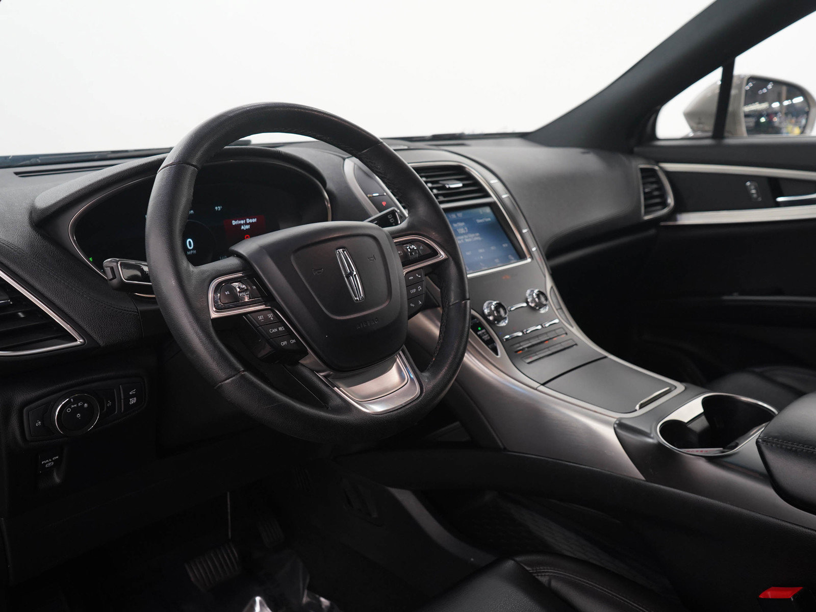 Used 2020 Lincoln Nautilus Premier AWD/4WD image 27