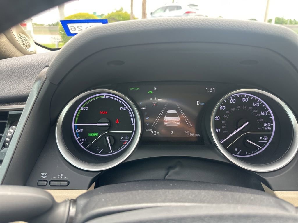 Used 2021 Toyota Camry XLE w/ Navigation Upgrade Package FWD image 3