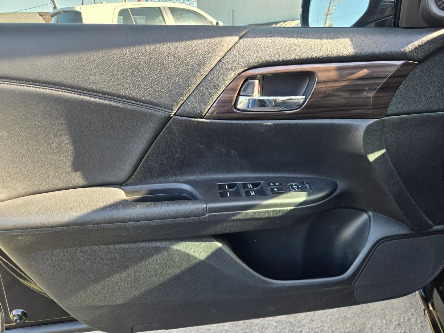 Used 2016 Honda Accord EX image 9