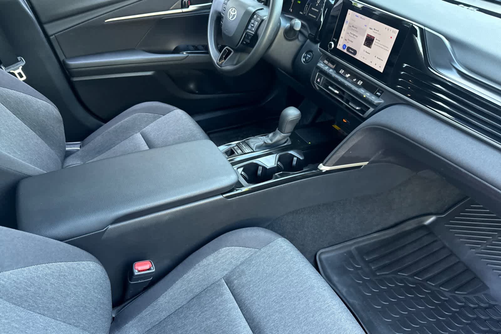Used 2025 Toyota Camry LE AWD/4WD image 15