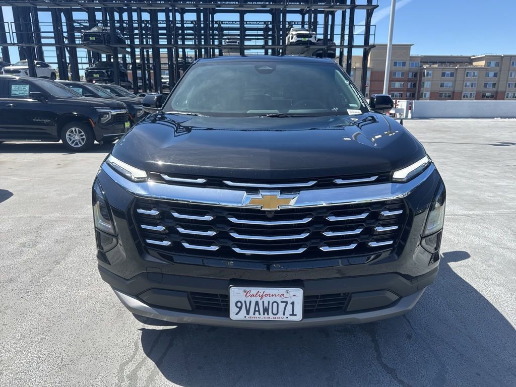Used 2026 Chevrolet Equinox LT image 2