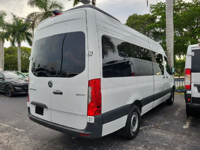 Used 2025 Mercedes-Benz Sprinter 2500 image 3