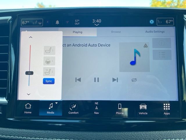 Used 2024 Chrysler Pacifica Limited image 37