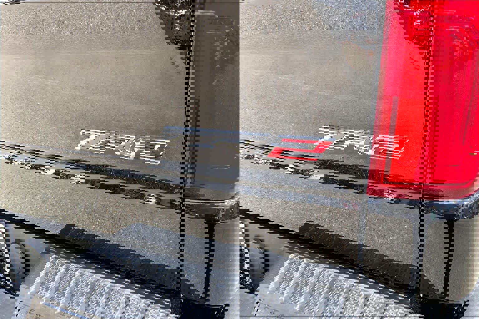 Used 2022 Chevrolet Silverado 1500 ZR2 w/ Technology Package AWD/4WD image 31