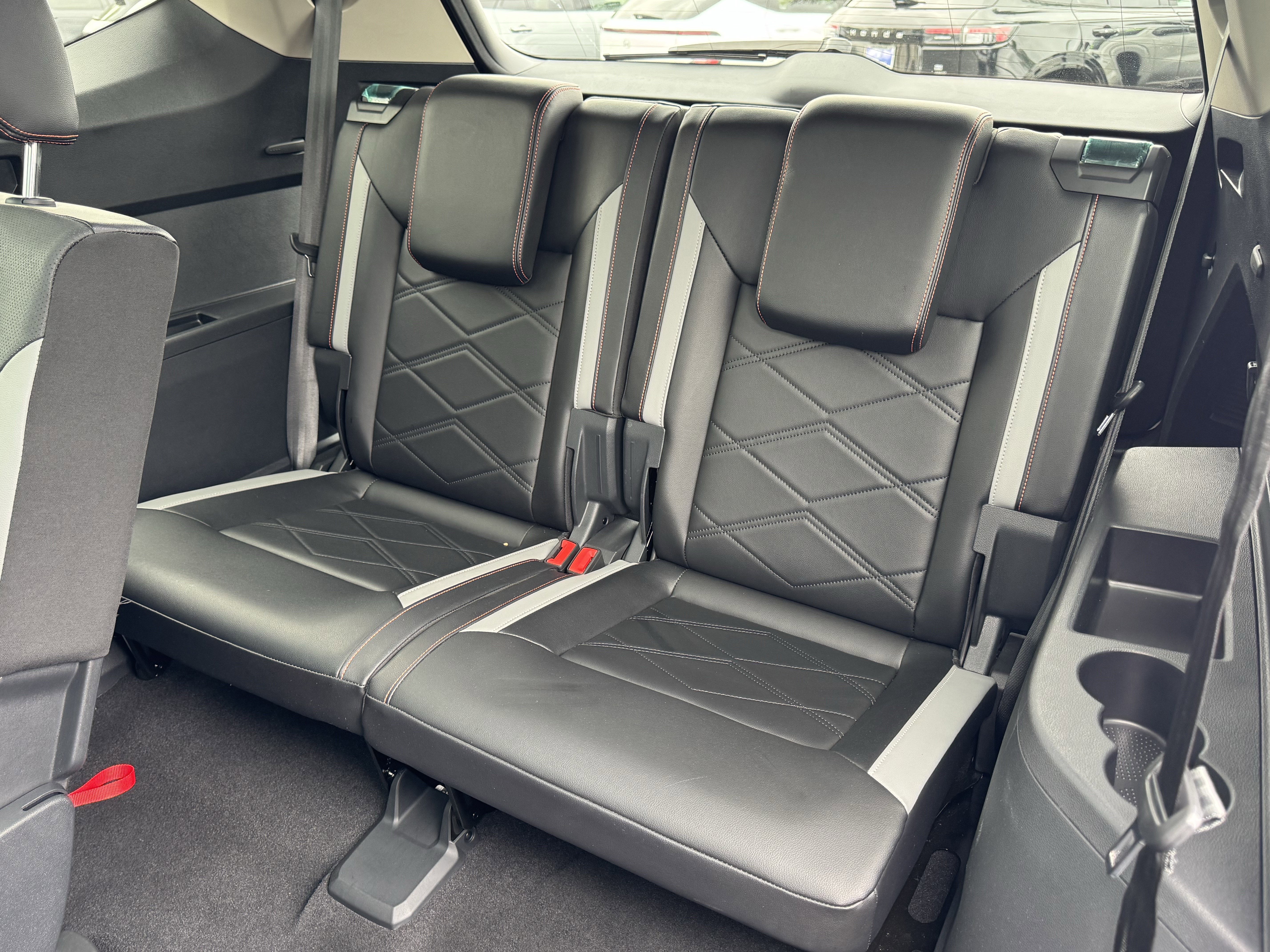 Certified 2024 Volkswagen Atlas Peak Edition SE image 36