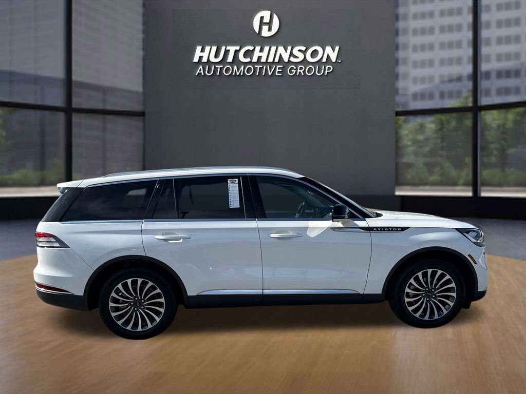 Used 2023 Lincoln Aviator Reserve image 4