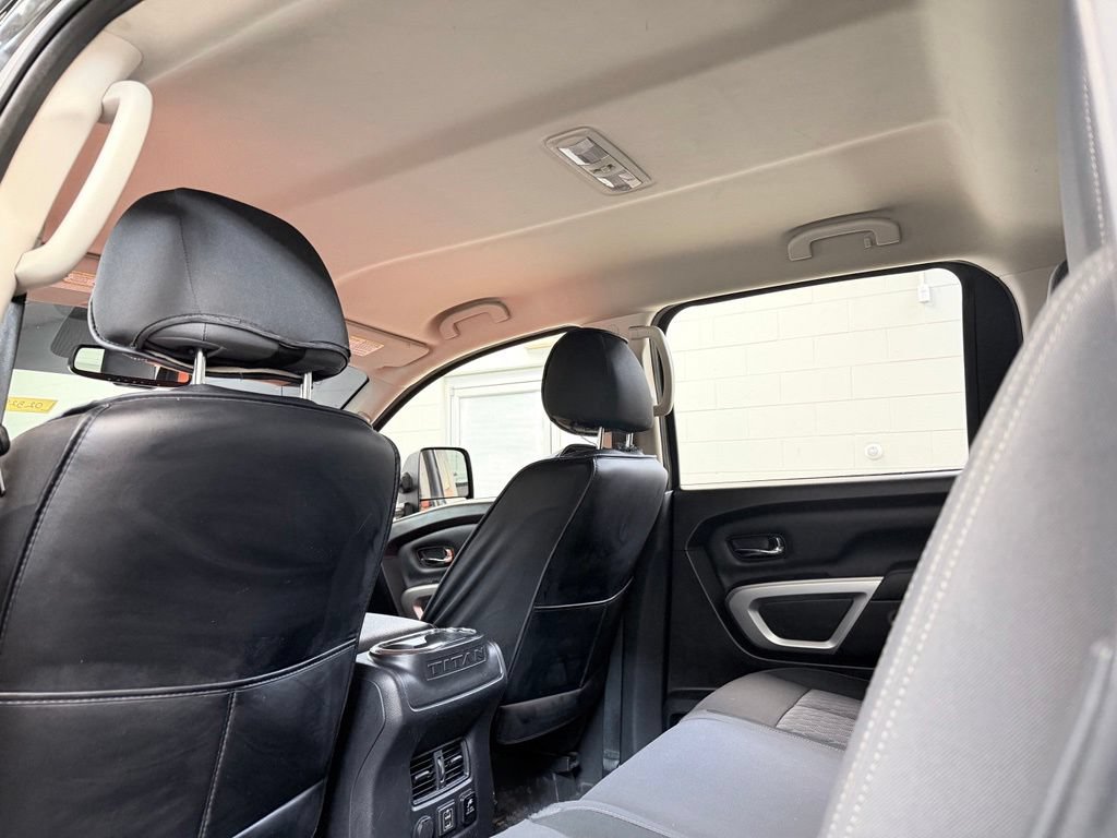 Used 2020 Nissan Titan SV w/ SV Convenience Package AWD/4WD image 20
