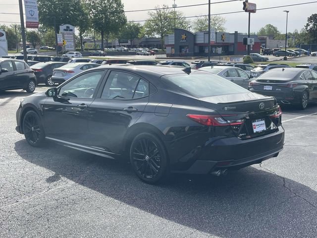 Used 2025 Toyota Camry SE image 4
