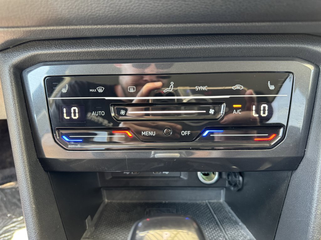 Used 2023 Volkswagen Tiguan SE image 23