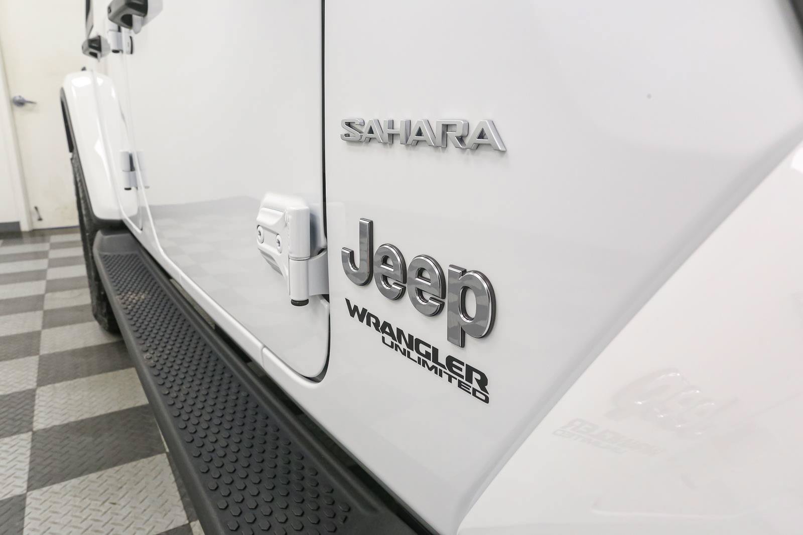 Used 2022 Jeep Wrangler Unlimited Sahara w/ LED Lighting Group AWD/4WD image 8