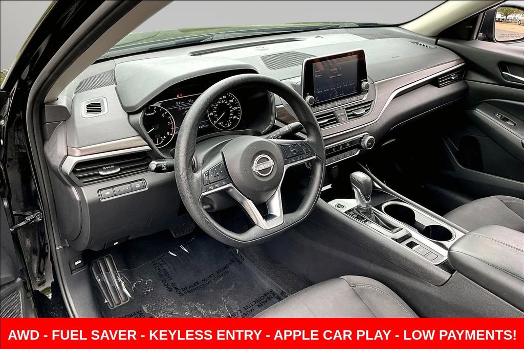 Used 2024 Nissan Altima 2.5 SV AWD/4WD image 16