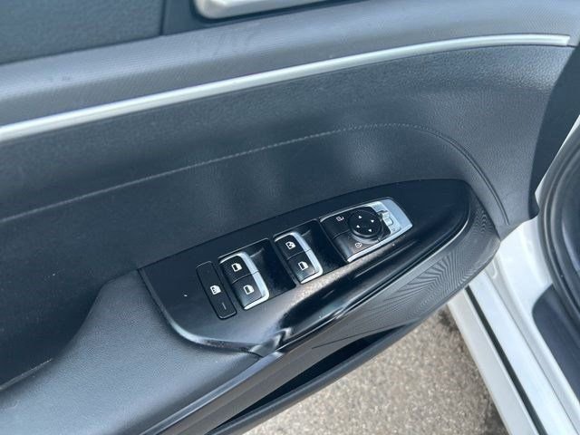 Used 2023 Kia K5 LXS FWD image 12