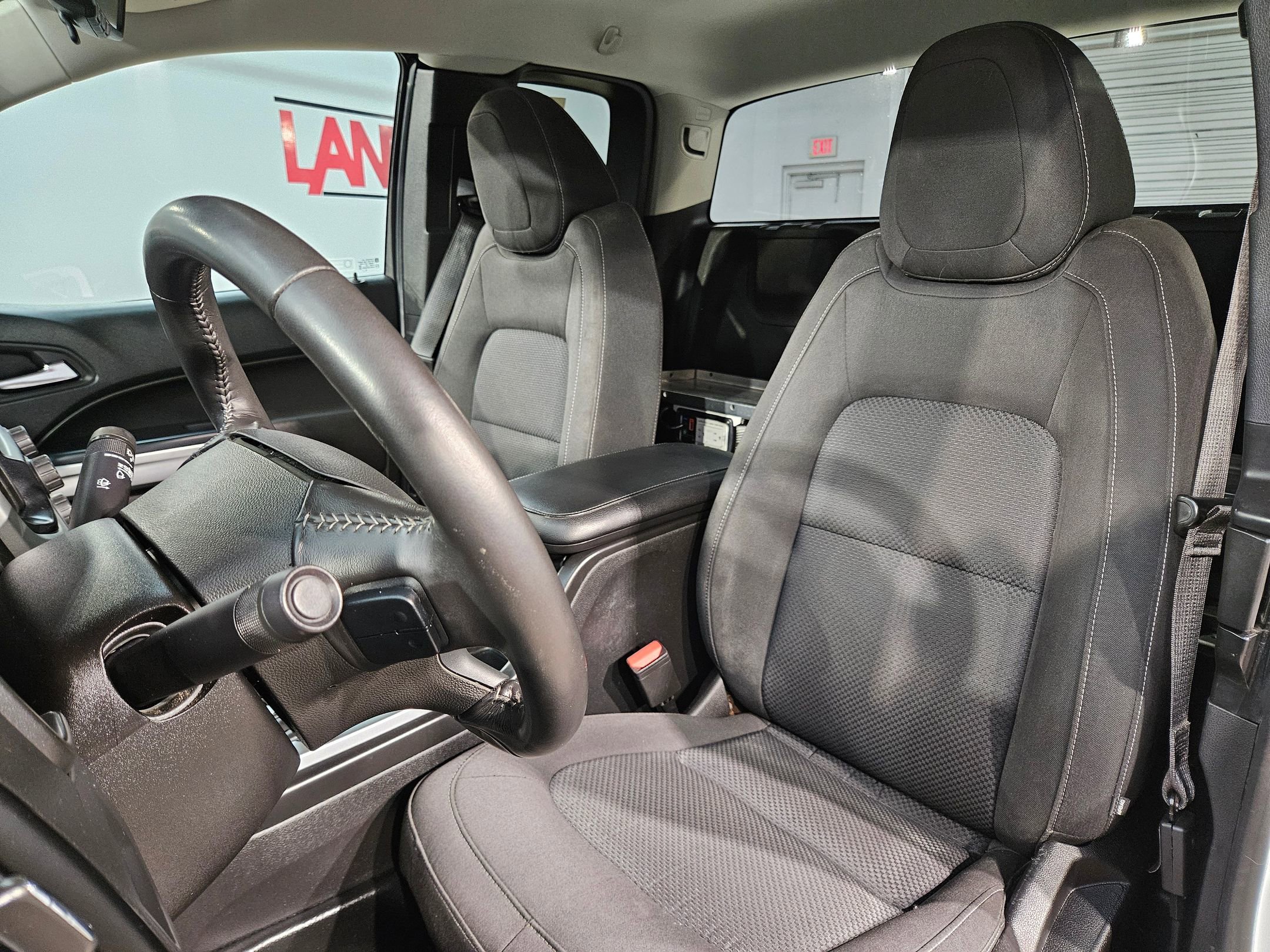 Used 2020 Chevrolet Colorado LT w/ Safety Package image 11