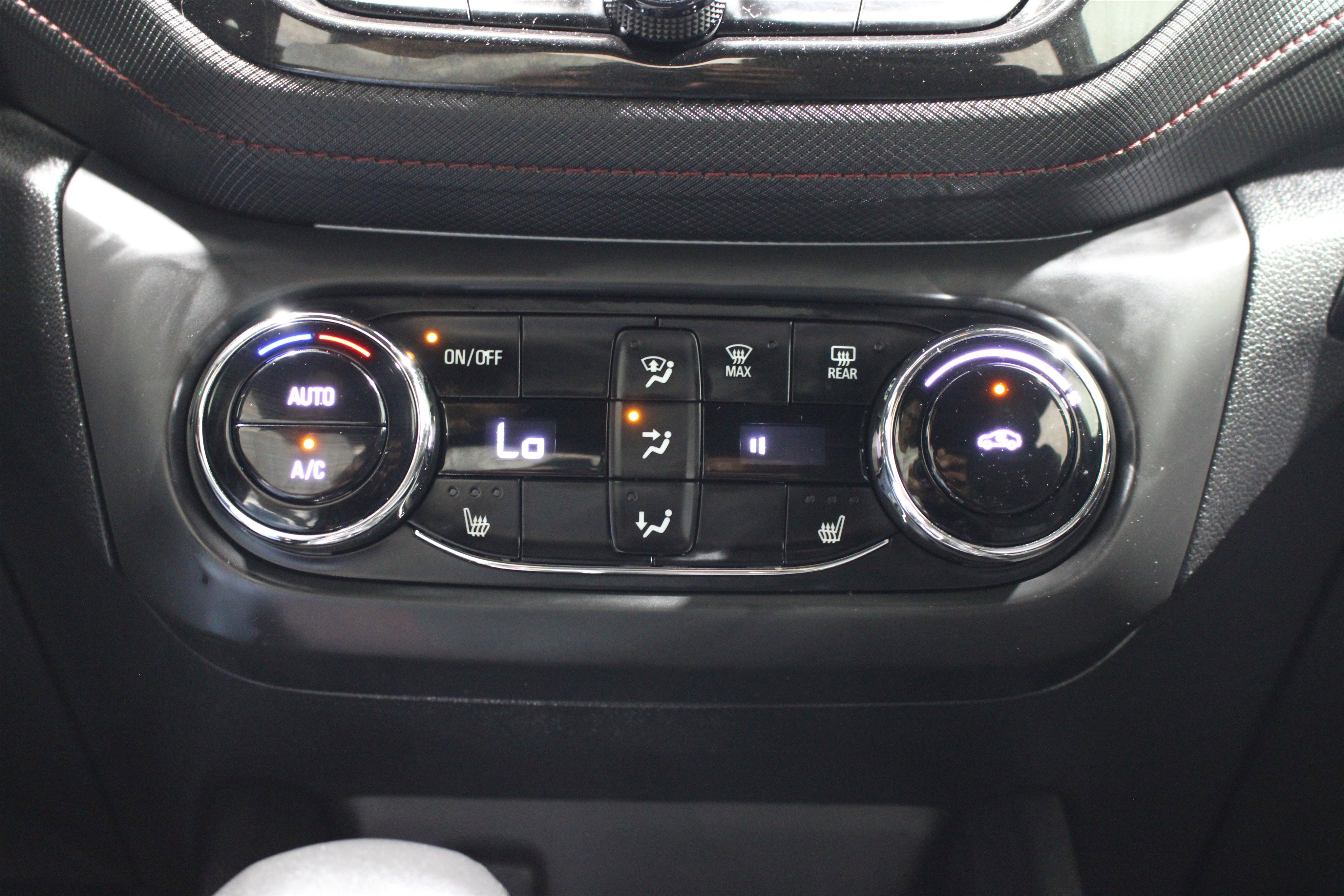 Used 2022 Chevrolet TrailBlazer RS w/ Sun and Liftgate Package image 17