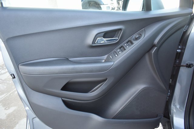 Used 2020 Chevrolet Trax LS image 13