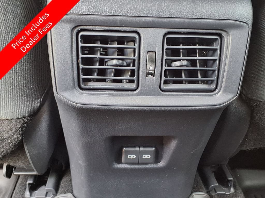 Used 2025 Toyota RAV4 XLE FWD image 15
