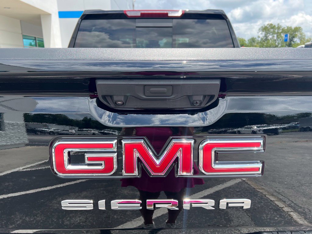 New 2026 GMC Sierra 1500 Elevation w/ Elevation Premium Package AWD/4WD image 9