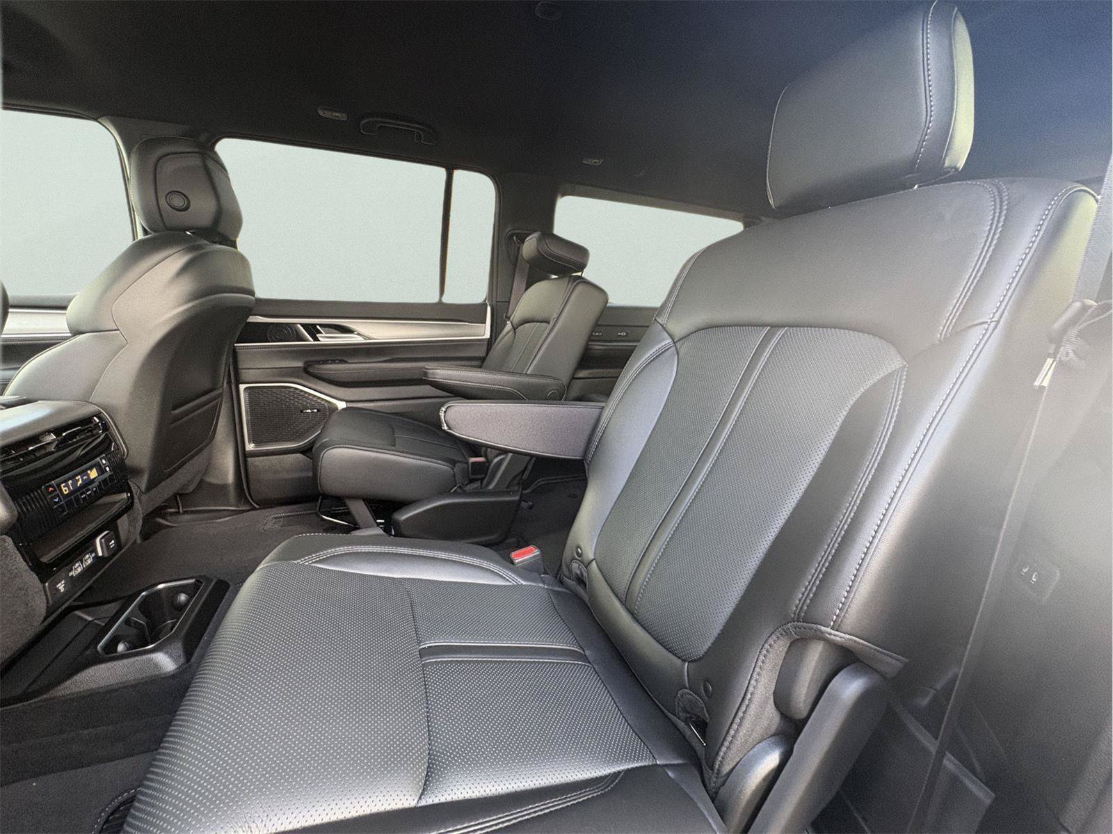 New 2026 Jeep Grand Wagoneer L 4WD image 7