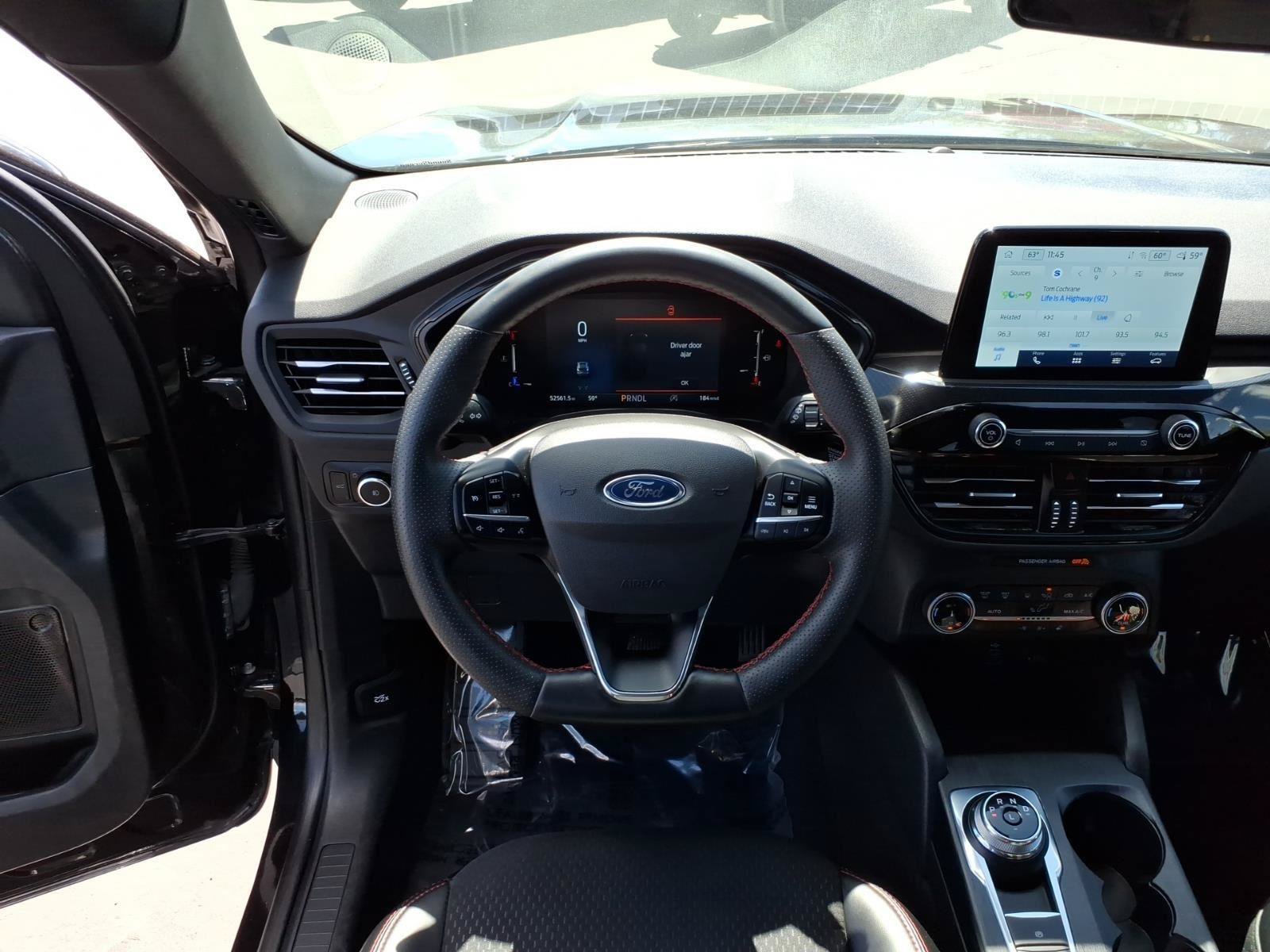 Used 2025 Ford Escape ST-Line Select AWD/4WD image 14