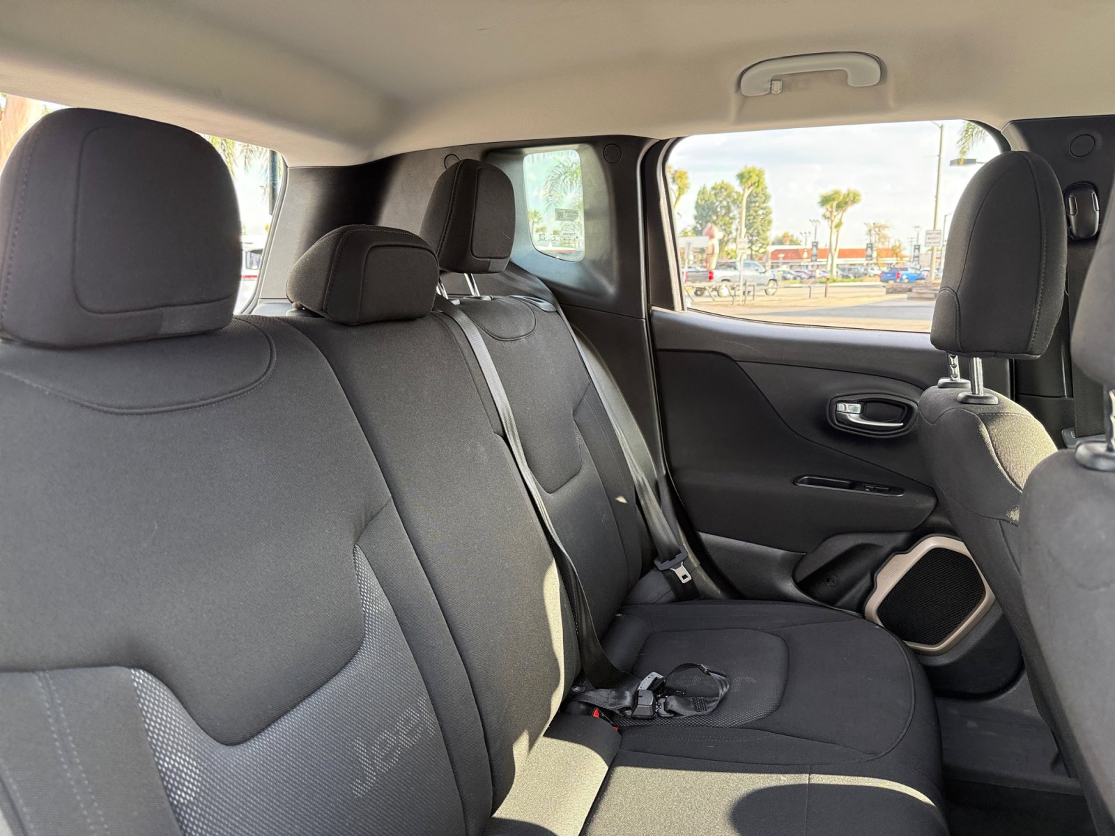 Used 2016 Jeep Renegade Sport w/ Power & Air Group image 18