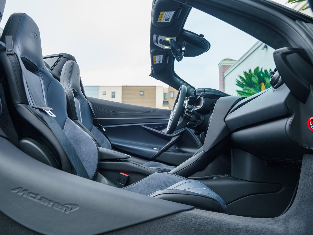 Used 2024 McLaren 750S Spider image 18