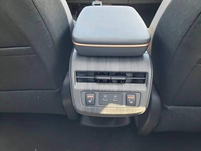 New 2025 Nissan Ariya AWD image 14