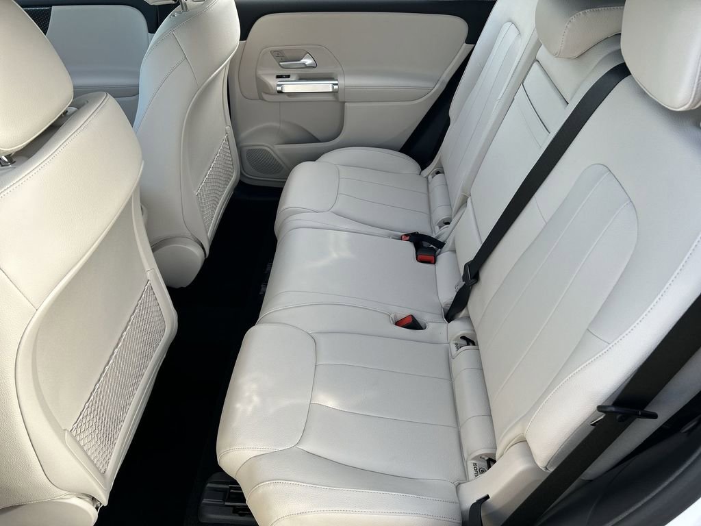 Used 2025 Mercedes-Benz GLB 250 4MATIC image 24
