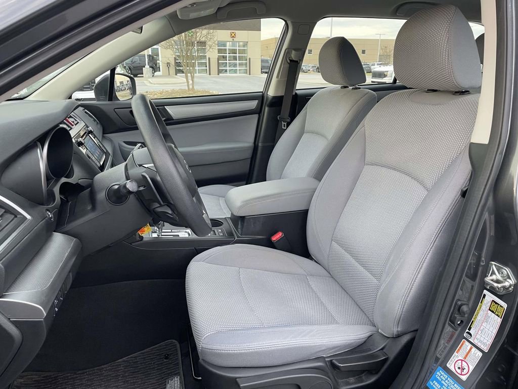 Used 2019 Subaru Outback 2.5i AWD/4WD image 8