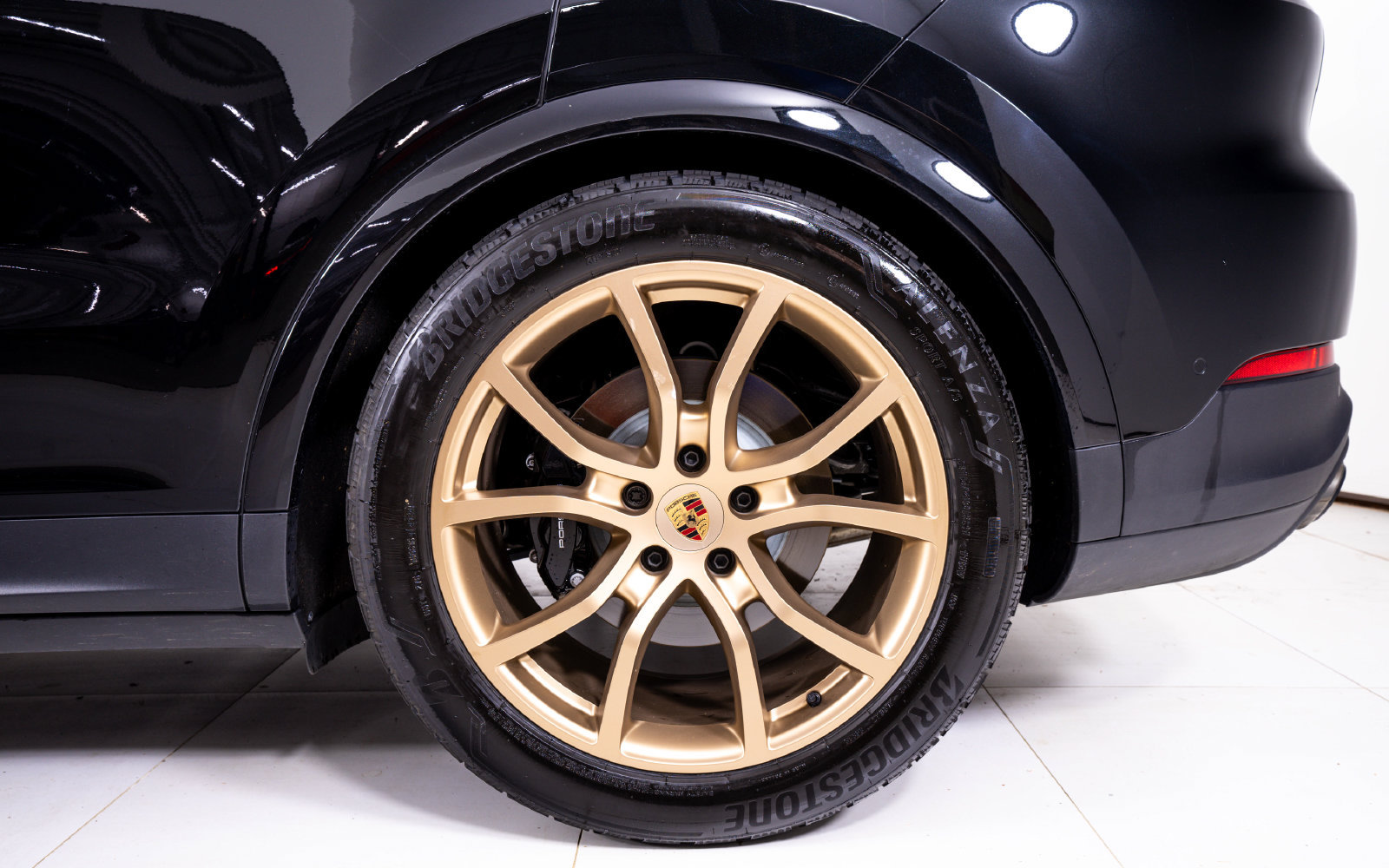 Used 2025 Porsche Cayenne S AWD/4WD image 10