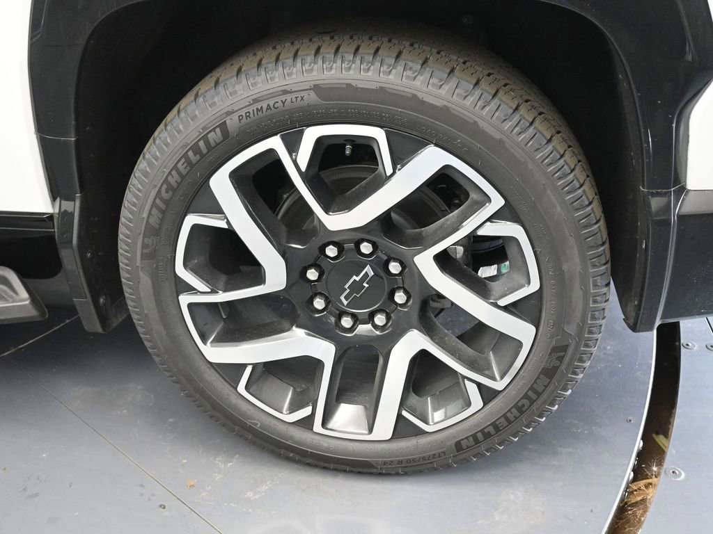 New 2025 Chevrolet Silverado EV RST image 12