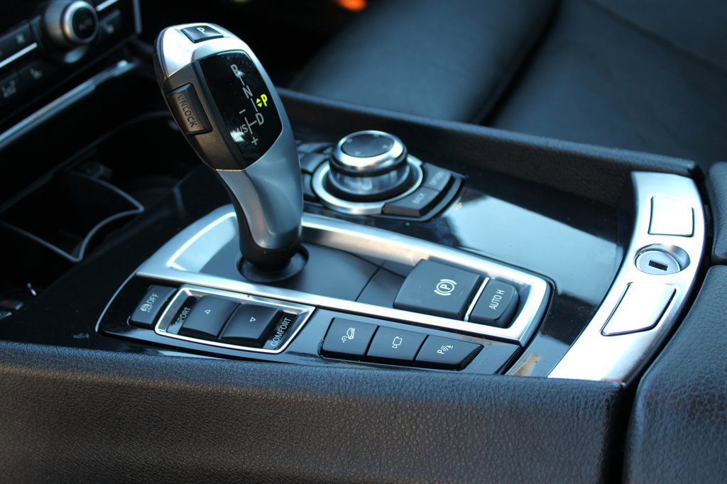Used 2013 BMW 535i Gran Turismo xDrive AWD/4WD image 30