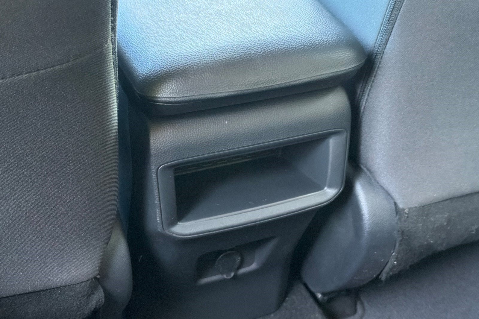 Used 2019 Toyota RAV4 LE w/ Carpet Mat Package FWD image 16