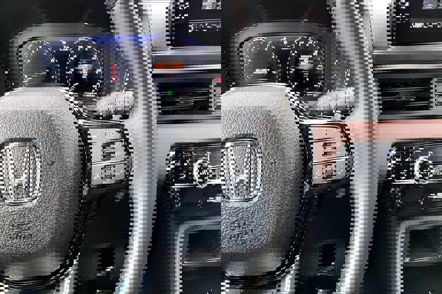 Used 2025 Honda Pilot Elite image 25