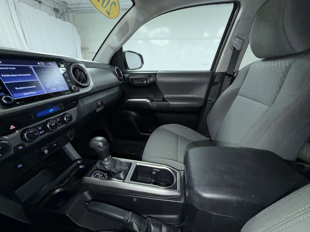 Used 2022 Toyota Tacoma SR5 AWD/4WD image 23