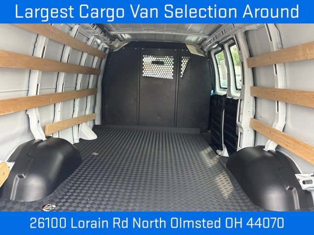 Used 2025 GMC Savana 2500 w/ Driver Convenience Package RWD image 9