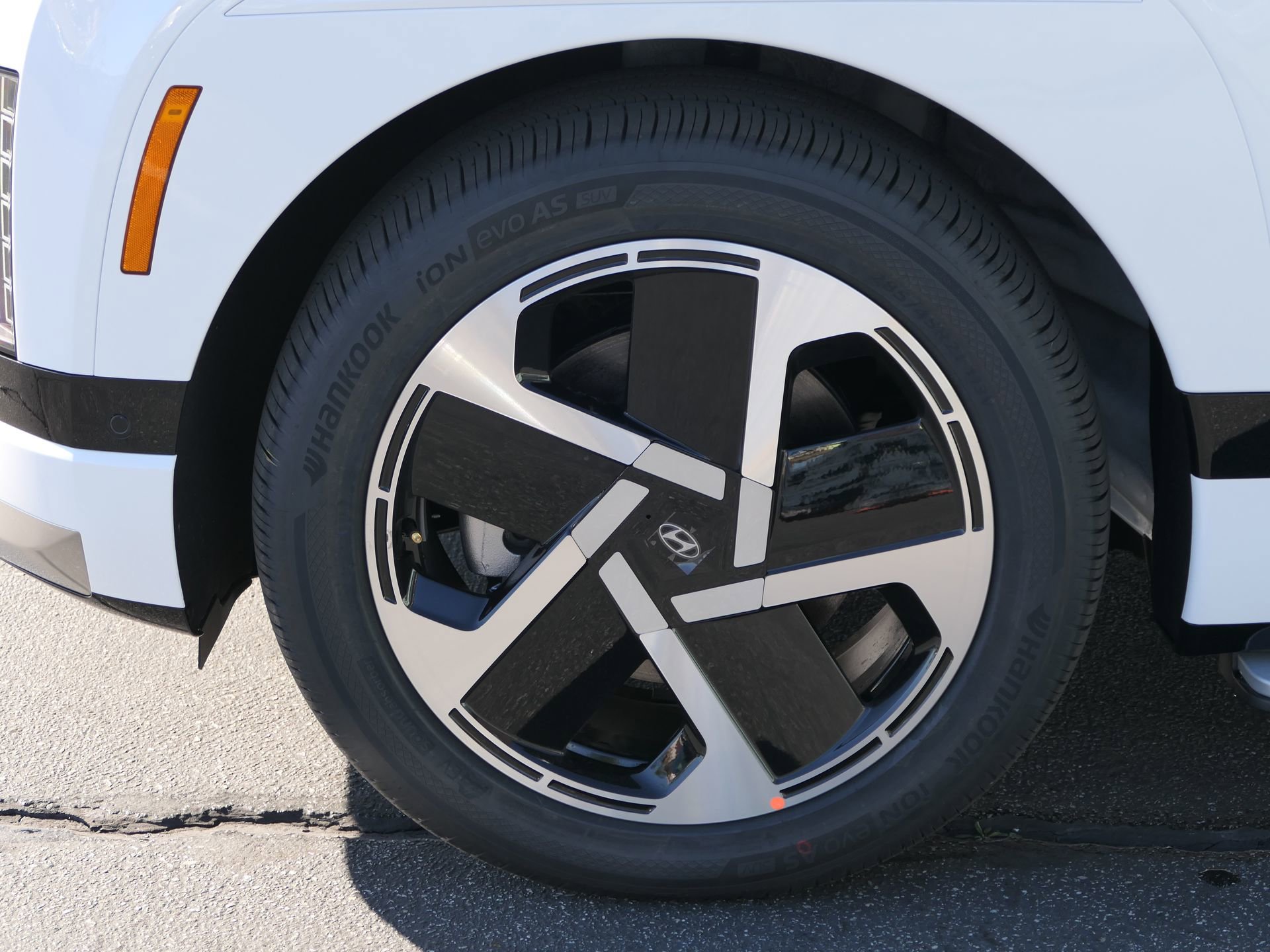 New 2026 Hyundai Ioniq 9 Calligraphy AWD/4WD image 7