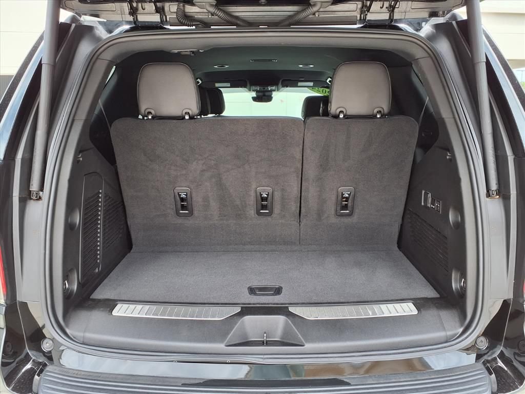 Used 2024 Chevrolet Tahoe Premier RWD image 16