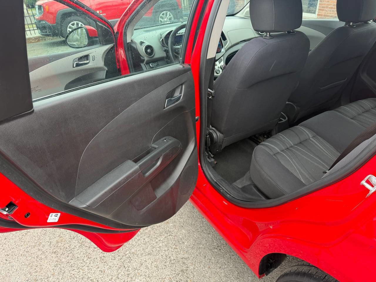 Used 2015 Chevrolet Sonic LT w/ Fun and Sun Package FWD image 12