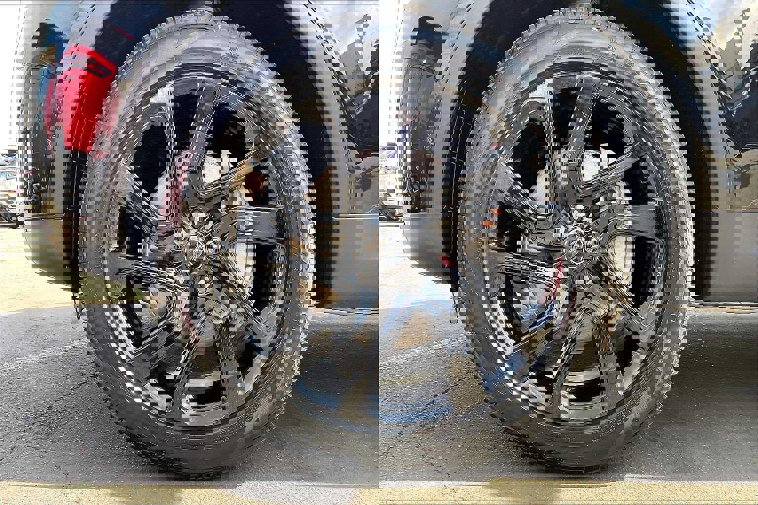 Certified 2025 Land Rover Discovery S image 10