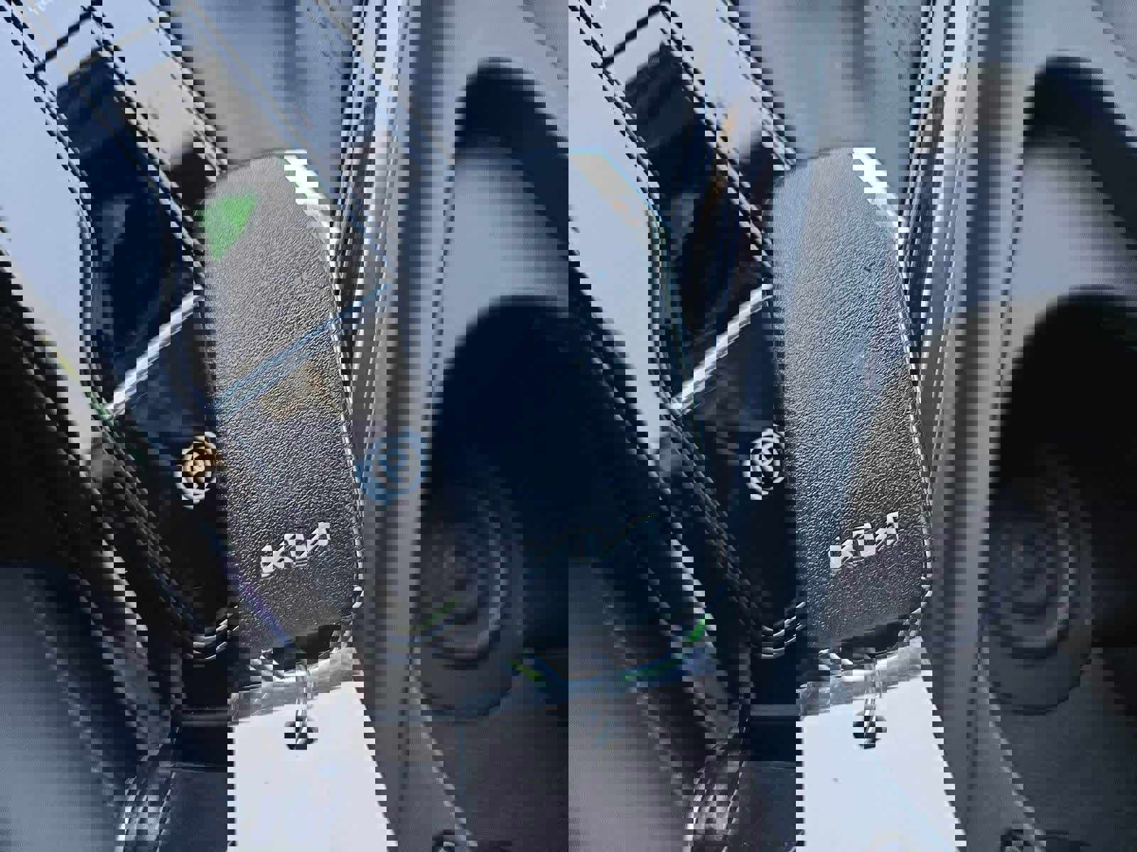 Used 2023 Kia Niro EX image 28