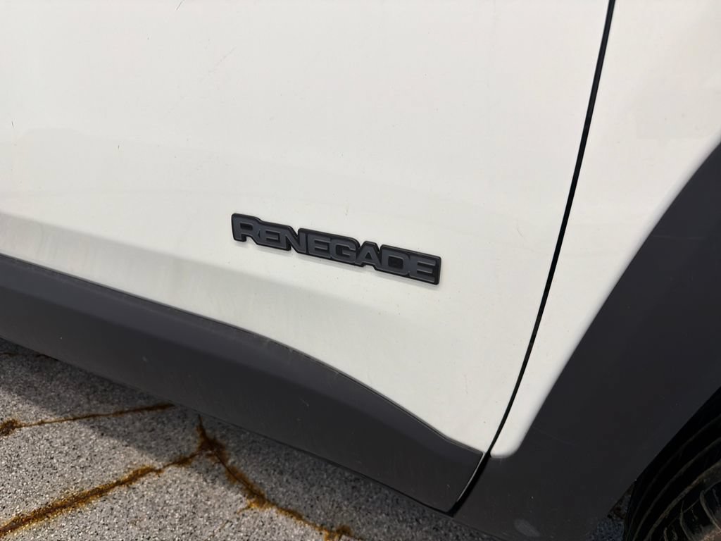 Certified 2022 Jeep Renegade Altitude w/ Convenience Group AWD/4WD image 9