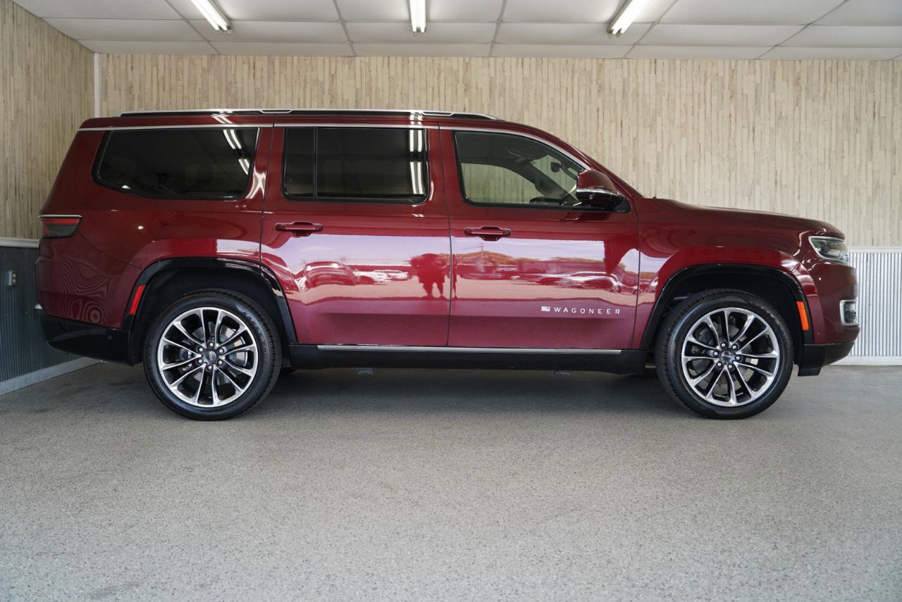 Used 2022 Jeep Wagoneer Series III w/ Premium Group I RWD image 5
