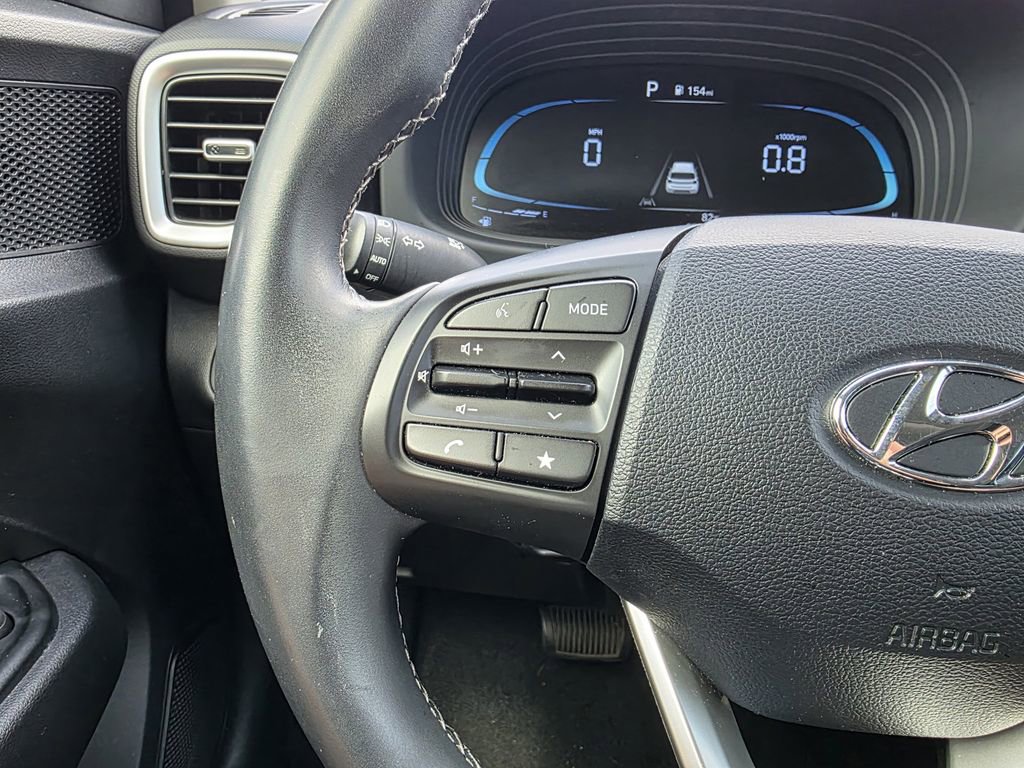 Used 2023 Hyundai Venue SEL FWD image 24