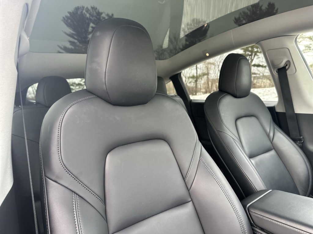 Used 2022 Tesla Model Y Long Range image 23