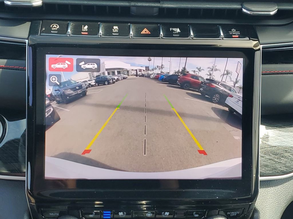 Used 2022 Jeep Grand Cherokee Trailhawk w/ Luxury Tech Group III image 30