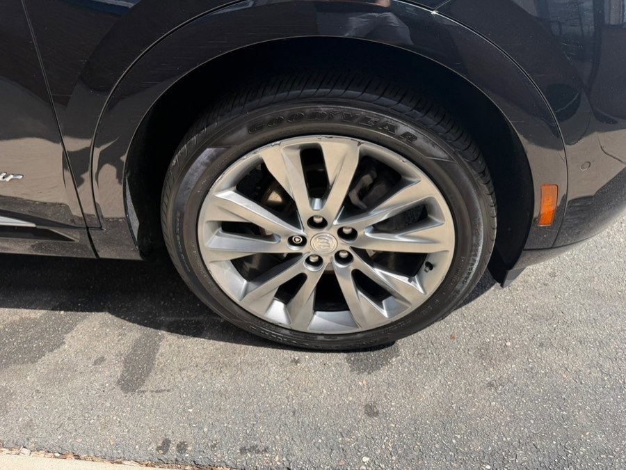 Used 2021 Buick Envision Avenir w/ Technology Package II image 11