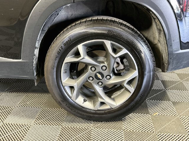Used 2025 Chevrolet Trax LT FWD image 27